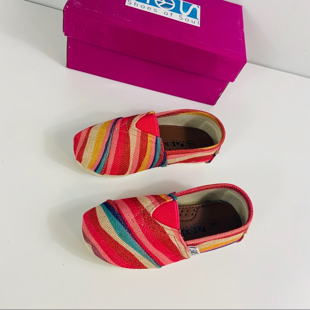 Brand New Girls Red Multi Flats - Picture 5 of 6